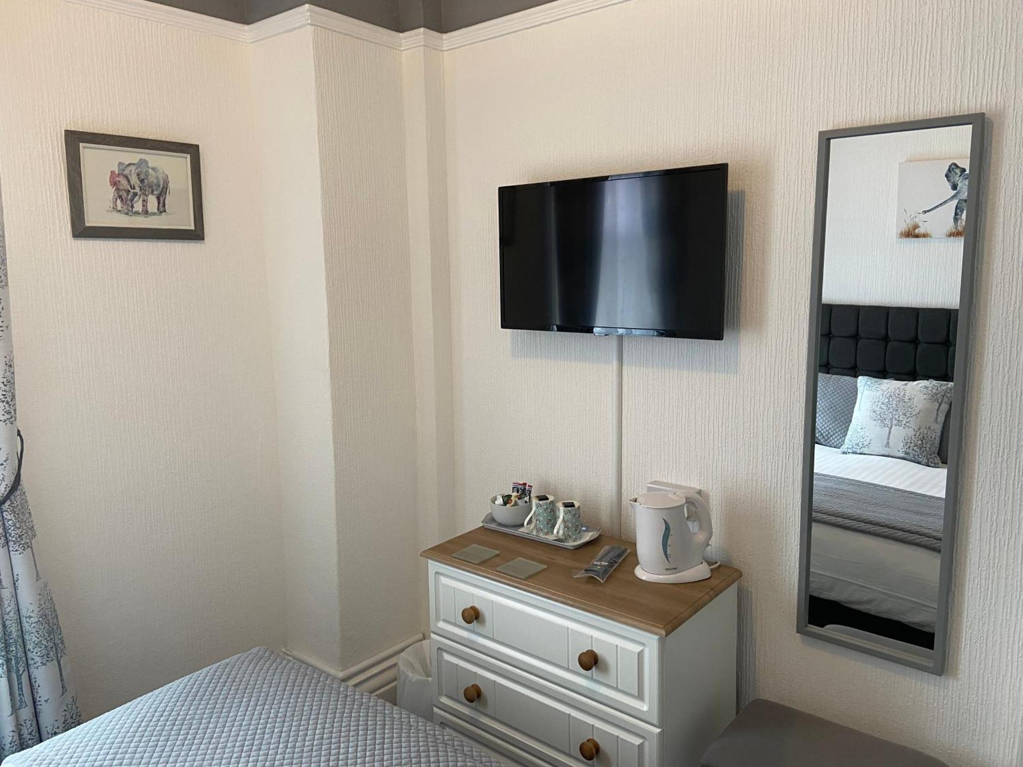 The Beechcliffe Hotel - Over 35'S Only Blackpool Habitación foto